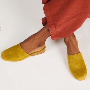 Internationally Blank Touch Slip On